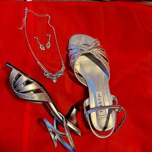 Touch Ups Jane sandal along with matching jewelry set. Worn only once.